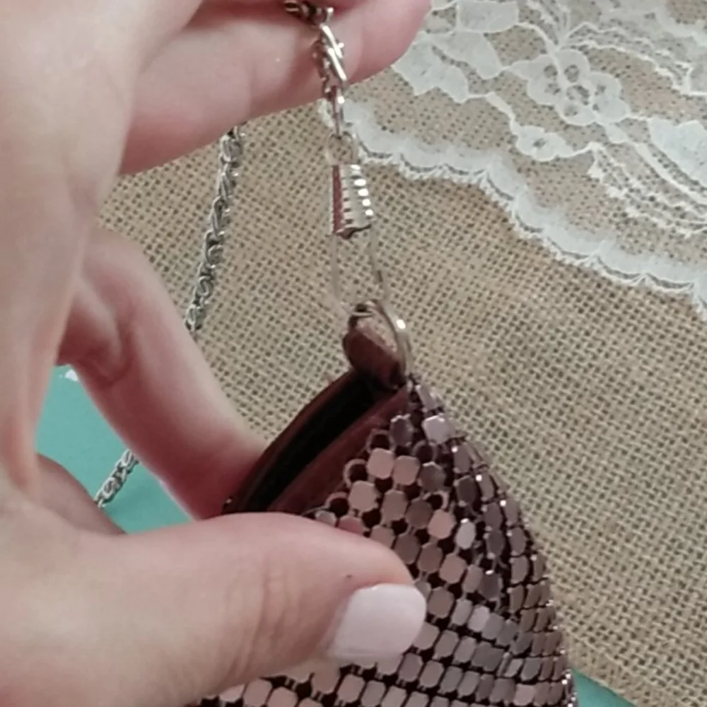 🖐️3/$15🖐️ Clutch purse, hand strap (NWOT)